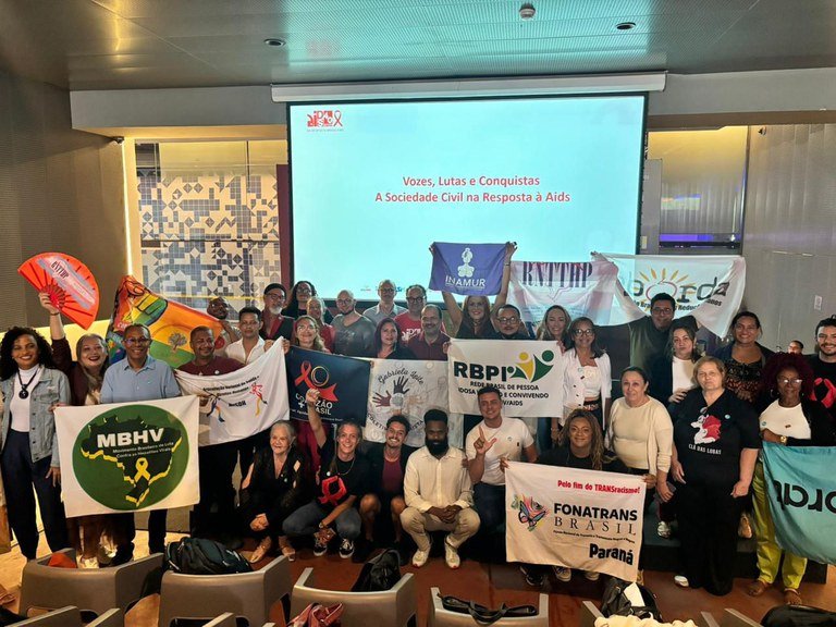 Sociedade civil dialoga sobre avanços e desafios nos 40 anos de resposta brasileira à aids
