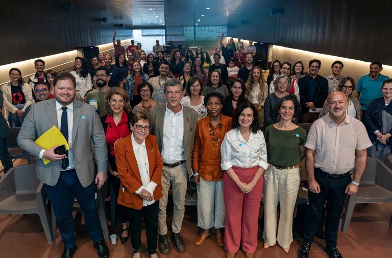 Brasil reforça protagonismo na diplomacia da saúde em painel sobre os 40 anos da resposta à aids